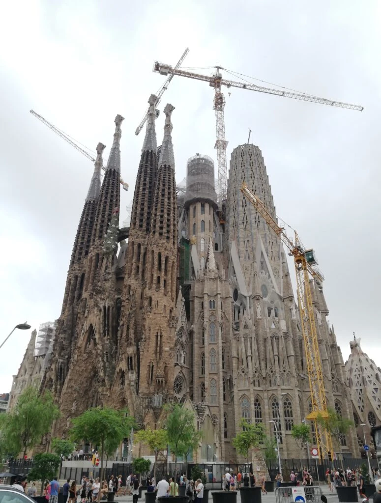 65 ciekawostek o Sagrada Familia w Barcelonie